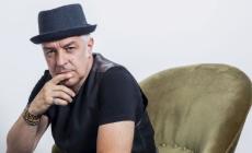 Van De Sfroos a Mangiamusica: «Ritorno al folk nel magico salotto del Magnani»
