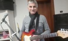 Malore mentre suona al concerto: addio al chitarrista Claudio Felisi