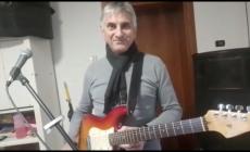 Domani l'addio al chitarrista stroncato da malore