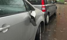 Strage di specchietti d'auto: nel mirino quindici veicoli