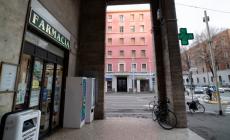 Viale Bottego, il rapinatore in fuga era in macchina vicino alla farmacia: 37enne arrestato dalla polizia