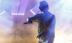 Arriva Cosmo in piazza Garibaldi: «I miei concerti sono vere performance»
