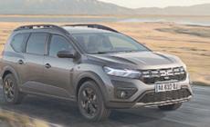 Dacia, l'ibrido debutta su Jogger