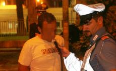 Ubriaco, finisce contro un albero. Ma per evitare la denuncia millanta di essere stato prima rapito e drogato