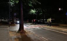 Alla rotatoria di viale San Martino l'auto sbanda e si schianta contro un albero - Foto