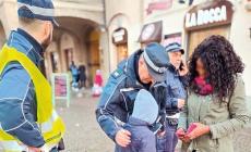 La mamma resta a terra: bimbo di 5 anni da solo sul bus