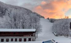 Prato Spilla presa d'assalto, ma non si scia. Da sabato per&ograve; ci sar&agrave; un punto ristoro