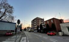 Donna mette in fuga due baby rapinatori