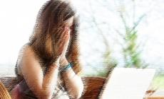 Bullizzata dagli amici perchè obesa: 12enne in ospedale 