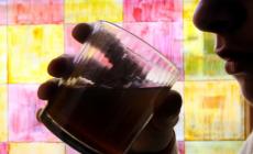 Generazione «baby alcol», è scesa a dieci anni l'età del primo bicchiere