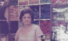 Addio alla dolce magliaia del centro Giulia Donelli, regina della «Bottega della lana»
