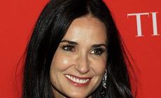 Demi Moore spegne 60 candeline 