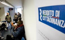 Reddito di cittadinanza sospeso a 169 mila famiglie, lo stop arriva  via sms dall&rsquo;Inps