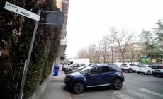 Piazzale Salsi, il medico legale: «La bottigliata in testa? Colpo devastante sferrato da vicino»