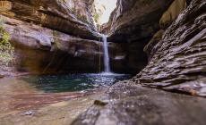 Scivola sulle rocce vicino a una cascata, muore giovane tedesca
