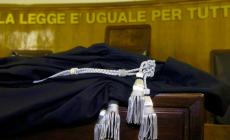 Si finge corriere e fa sparire 30mila euro di borse griffate: condannato