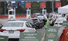 Balzo dei contagi, la California chiude bar e ristoranti 