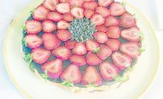Torta cioccolato e fragole, irresistibili abbinamenti da gustare piano