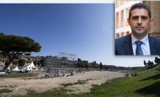 Palco vietato a Pizzarotti: "Ci sarò, in mezzo alla gente"