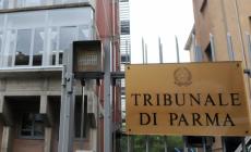 Picchia la ex da minore e da maggiorenne: due processi