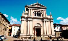 Anziano fa retromarcia e  investe una 81enne:  fortunatamente solo ferite modeste