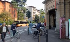Scippata, insegue il ladro in bicicletta