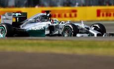 Hamilton re di Silverstone, botto Kimi