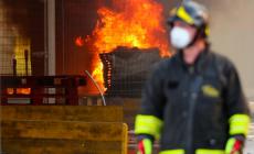 A fuoco un capannone in via Emilio Lepido. Parlano i testimoni
