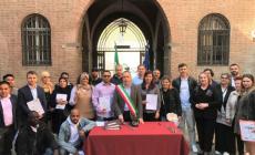 Sono 28 i nuovi cittadini italiani. Il giuramento? Una grande festa