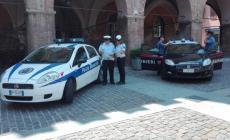 Fidenza, ladro in fuga rincorso con un'ascia