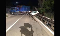 Incidente nella notte a Marzolara: scontro tra un'auto e un camion: un ferito