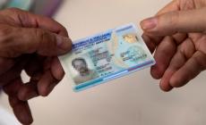 Vignali: «Carta d'identità elettronica, inaccettabili 50 giorni di attesa». A Reggio bastano pochi giorni