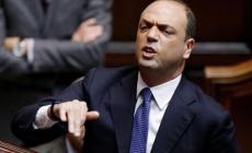 Alfano ordina: "Annullare le trascrizioni di nozze gay"