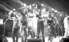 Sabato sera i Tremulaterra alla Corte Glam Chiozzola