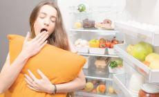 Il «cibo spazzatura» rovina il sonno. E ci fa più stanchi