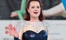 Moglie, madre e nonna: a 65 anni è diventata   campionessa europea di danza aerea