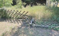 Cittadella, la staccionata continua a cadere a pezzi. Le transenne non bastano a coprire i «buchi»
