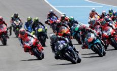Spagna, brutta caduta per Marquez. Vince Quartararo, terzo Dovizioso - Video 