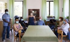Migranti e turisti solidali nella casa «condivisa» sul Lungoparma