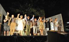 Commedia dialettale per aiutare i bambini