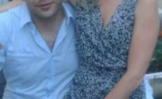 Domani i funerali di Anastasia e Franco: l'ultimo abbraccio del figlio