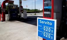 &laquo;Verde&raquo; e diesel schizzano sopra i 2 euro al litro