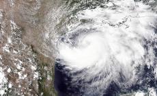 L'uragano Hanna arriva in Texas: 35.000 persone  al buio 