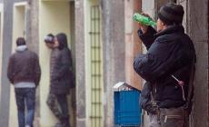 Via Imbriani fra stranieri, crisi e tante serrande chiuse