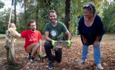 Catturata la pericolosa tartaruga gigante del laghetto del Parco Ducale: &egrave; 80 cm col naso da maialino