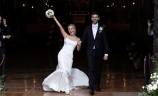 Emily e Oliver Krause in Duomo a Parma per il loro &laquo;s&igrave;&raquo;: tanti amici e Gigi Buffon con Ilaria D'Amico