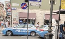 Un'altra scazzottata in mezzo alla strada: «Qui le risse sono la normalità