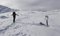 Camminate sul lago ghiacciato, moto e fuochi d’artificio sul Cusna: denunce ai Carabinieri forestali