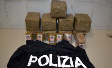 In viaggio con 10 chili di hashish nel baule: patteggia 3 anni e 4 mesi
