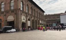 Strage Bologna, in piazza Maggiore fischio del treno e applauso - Video 
